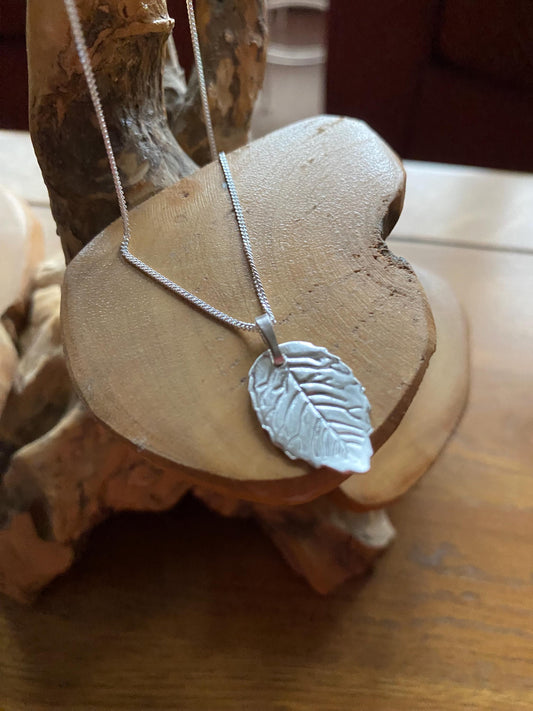 fine silver leaf with 18” solid sterling silver curb necklace